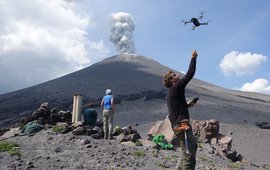 Vulan, Drohnen, Forscher bei der Arbeit
