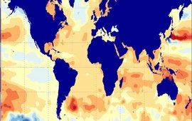 The spatial distribution of the sea level trend is shown on a world map. Regionally, the trend is between -2 and 6 mm per year. Sea levels are rising almost everywhere.