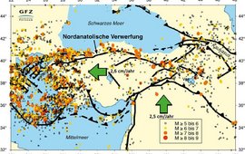 Karte der Erdbebengefährdung der Türkei, Epizentren und Lage der Haupt-Störungszonen