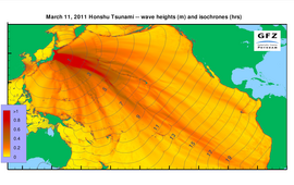 Eine Karte markiert farblich die Wellenhöhen und Isochronen des Tsunamis